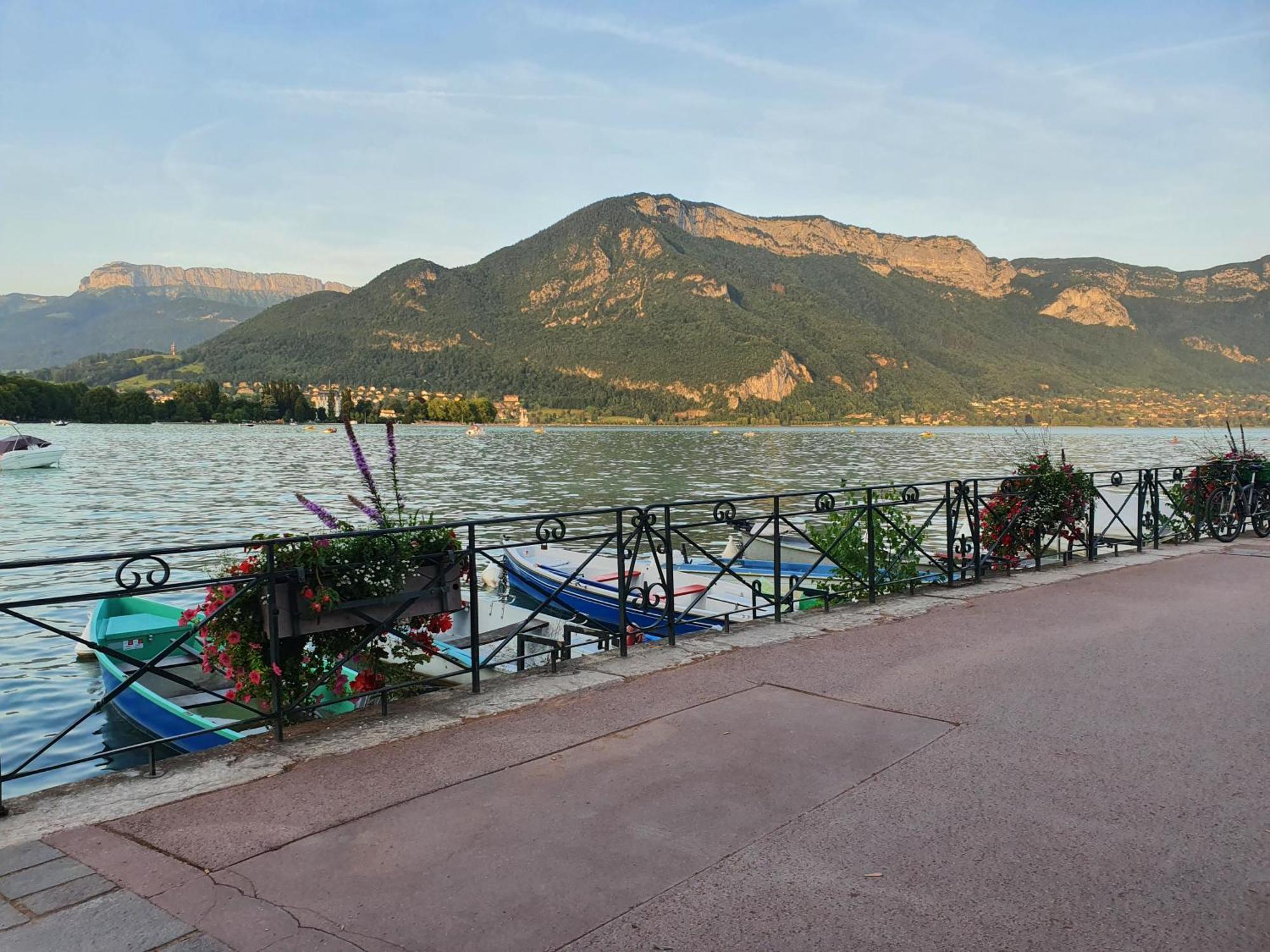 Hyper Centre Annecy Et Bord Du Lac Exterior photo